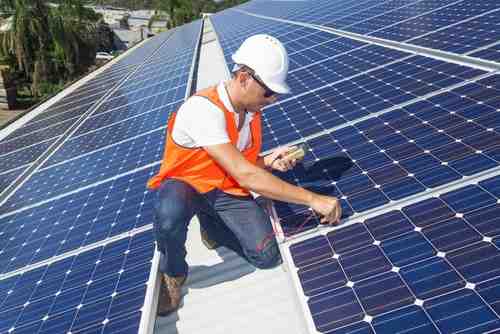 How much do solar installers get paid?