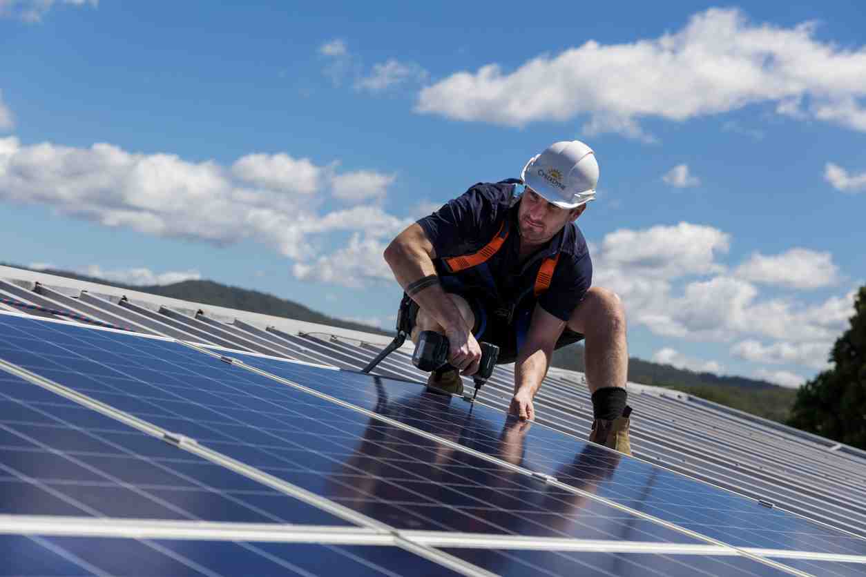 What are the disadvantages of having solar panels on your roof?