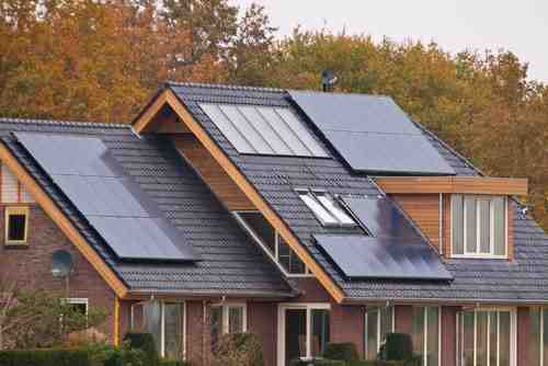 Are solar farms profitable in Australia?