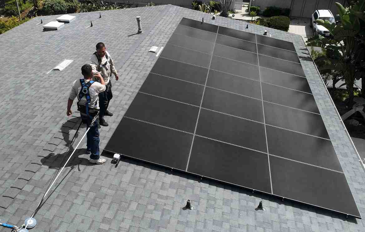 Is it harder to sell a house with solar panels?