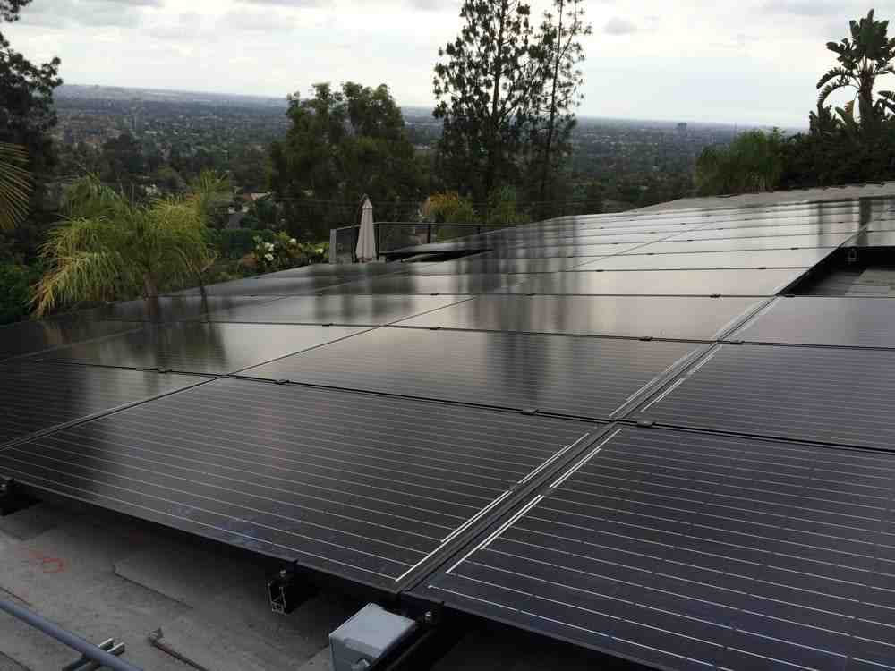 What are the 2 main disadvantages to solar energy?