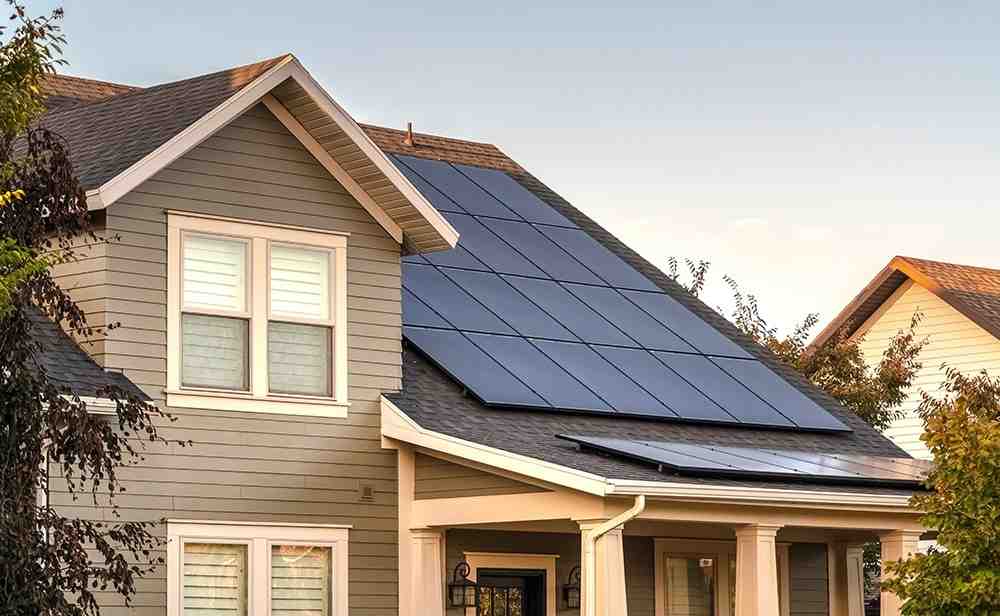 How many solar panels does it take to run a house off grid?