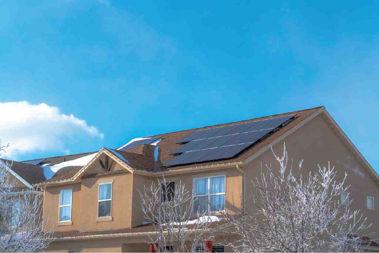 What is the solar tax credit for 2021?