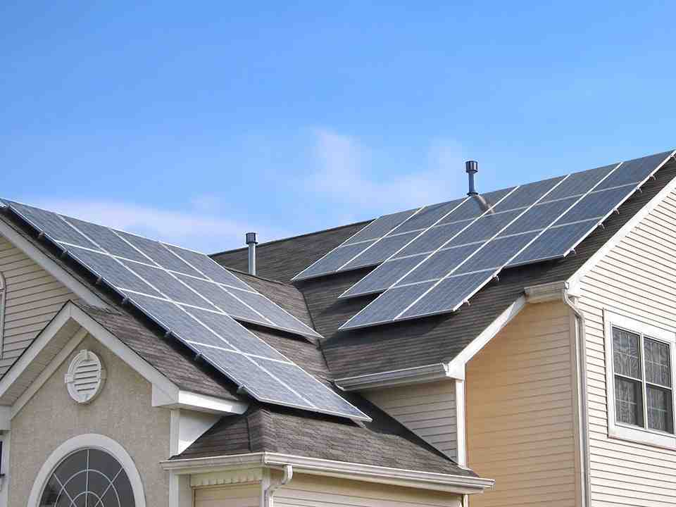 Who is eligible for solar rebate NSW?