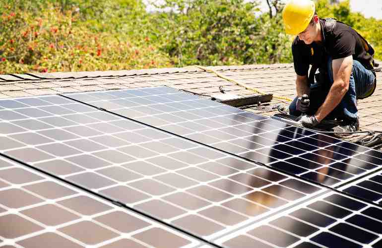 How much does it cost to install a solar inverter?